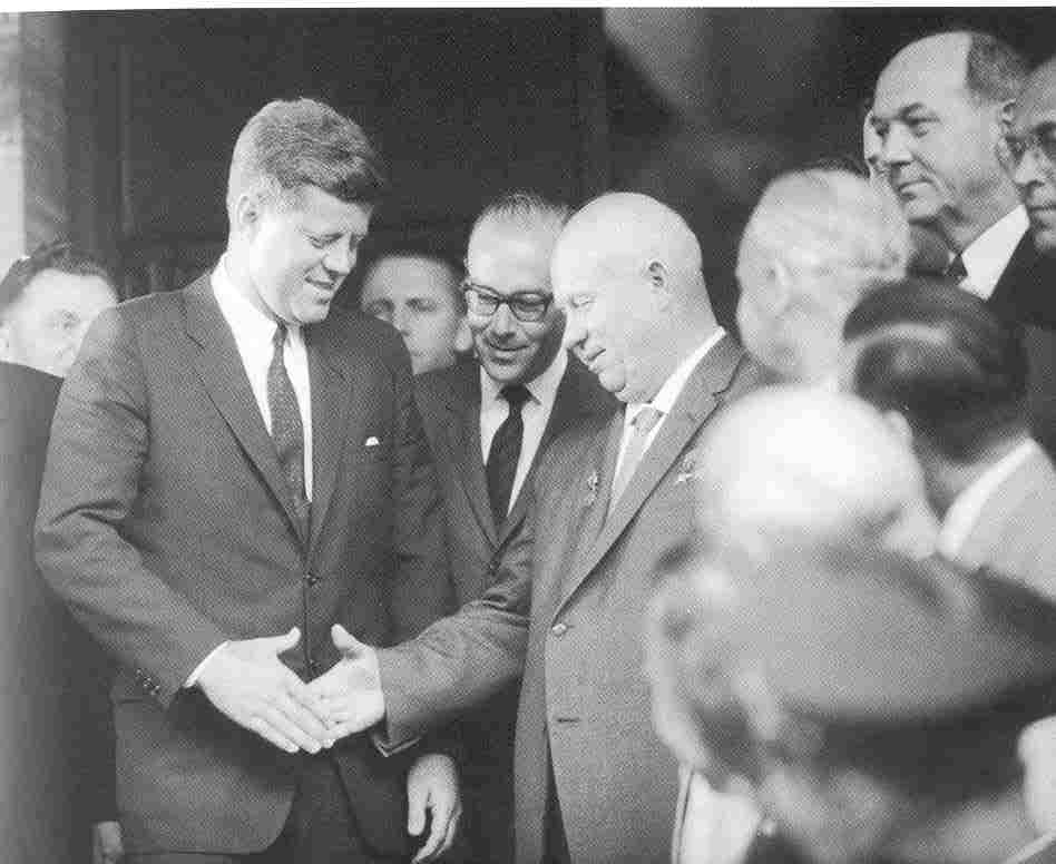 Kruschev%20y%20Kennedy%20en%20Viena%20en%20junio%20de%201961.jpg