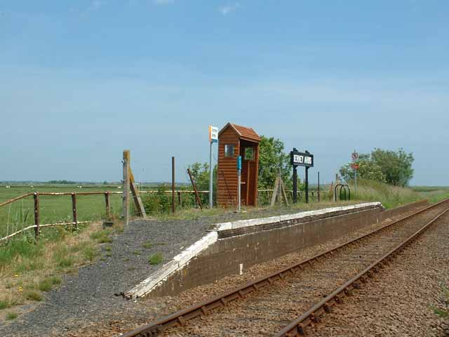 Berney_Arms_railway_station_1.jpg