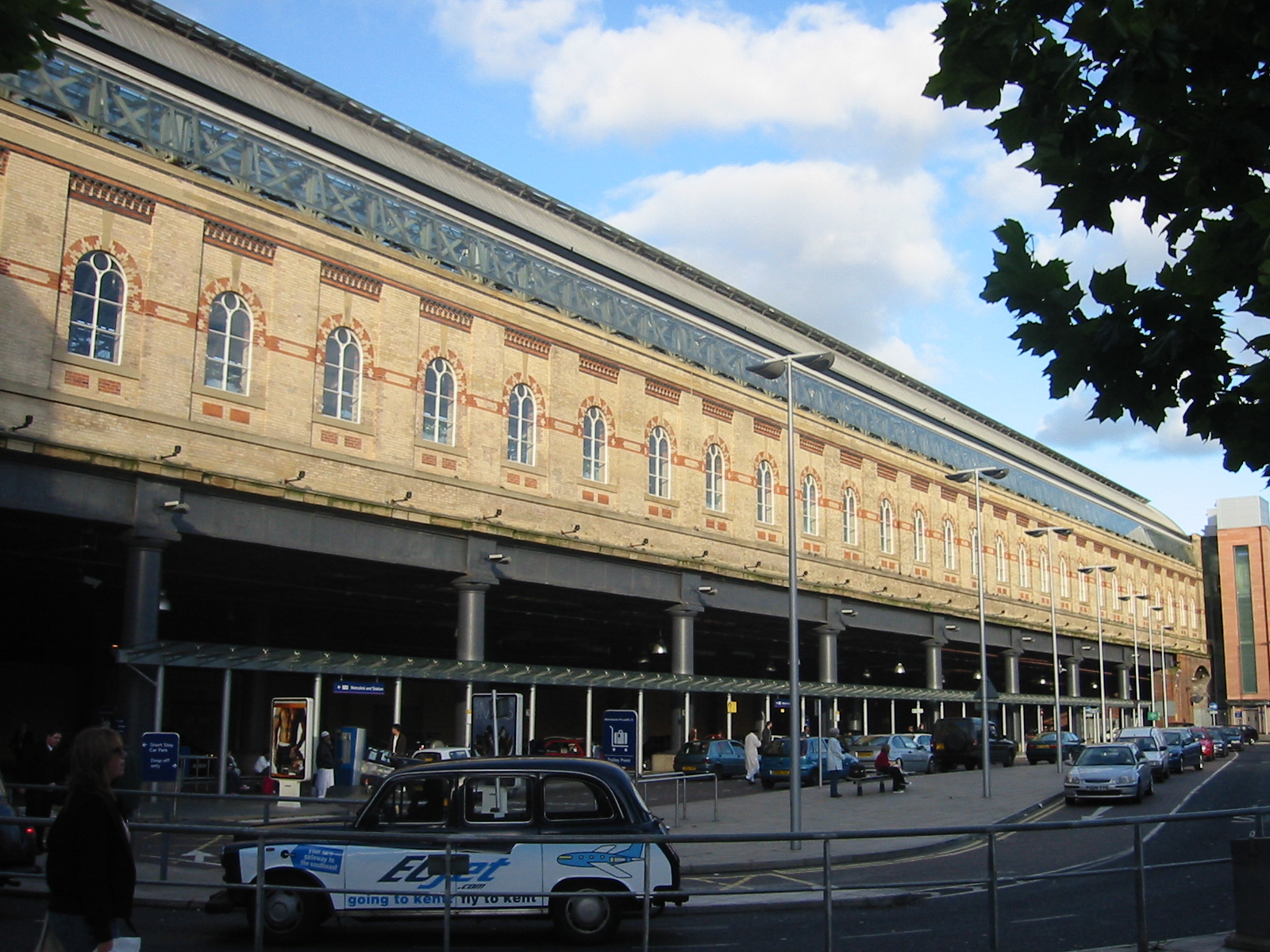 Manchester_Piccadilly_station.jpg