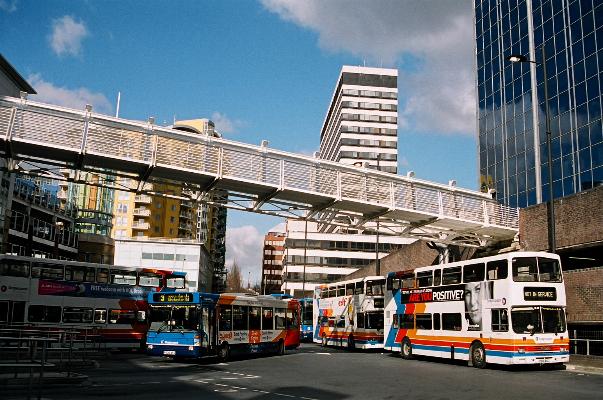 sth-p300ayj-basingstoke-bus-station-mar04.JPG