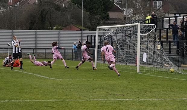 tooting-1-dulwich-hamlet-3-05.jpg