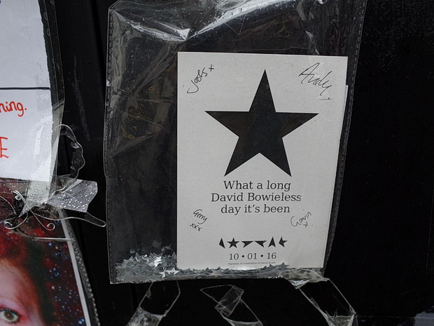 last-days-bowie-tributes-02.jpg