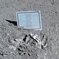 200px-Fallen_Astronaut.jpg