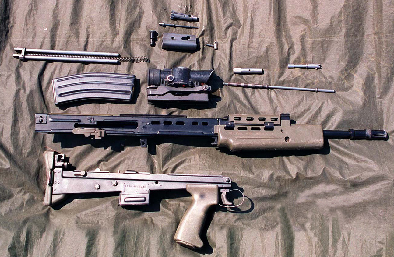 SA-80_rifle_stripped_1996.jpg