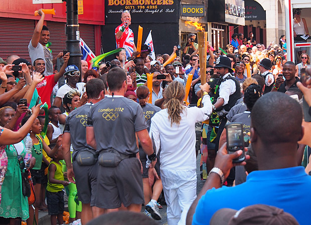 brixton-olympic-torch-18.jpg