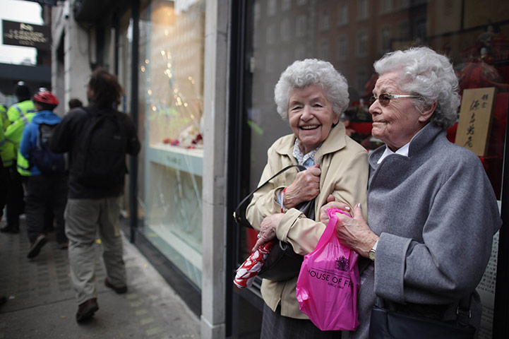 Two-elderly-ladies-stand--005.jpg