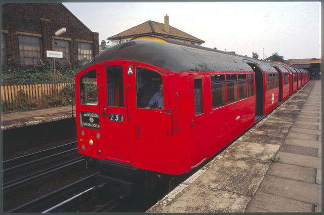 640px-1938_501-at-Harlesden.jpg