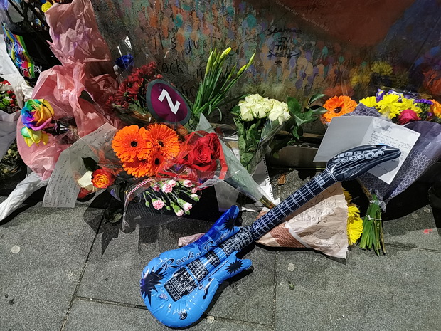 In photos: David Bowie Brixton Mural - tributes, flowers and messages left by fans, Jan 2020