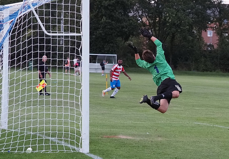 In photos: Peckham Town come away with all three points after lively encounter at Stansfeld, Weds 16th August 2023