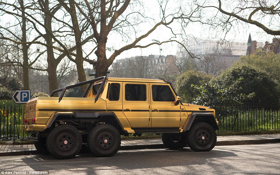 Gold-Mercedes-G-63-AMG-6x6-3.jpg