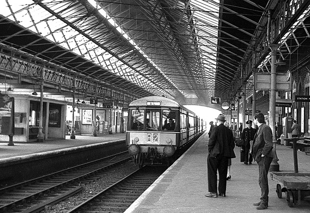 In photos: Cardiff Queen Street railway station in the 1960s