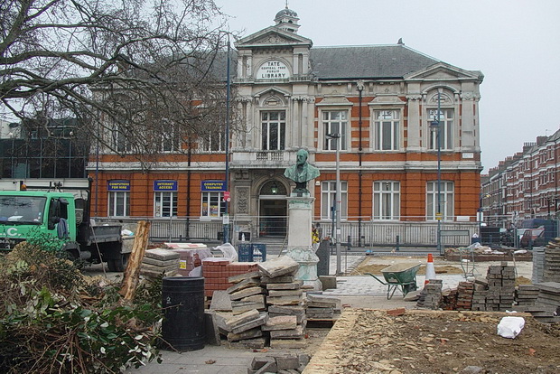 Brixton Ten years Ago - Coldharbour Lane street works, Hovis sign and Herne Hill velodrome, March 2005