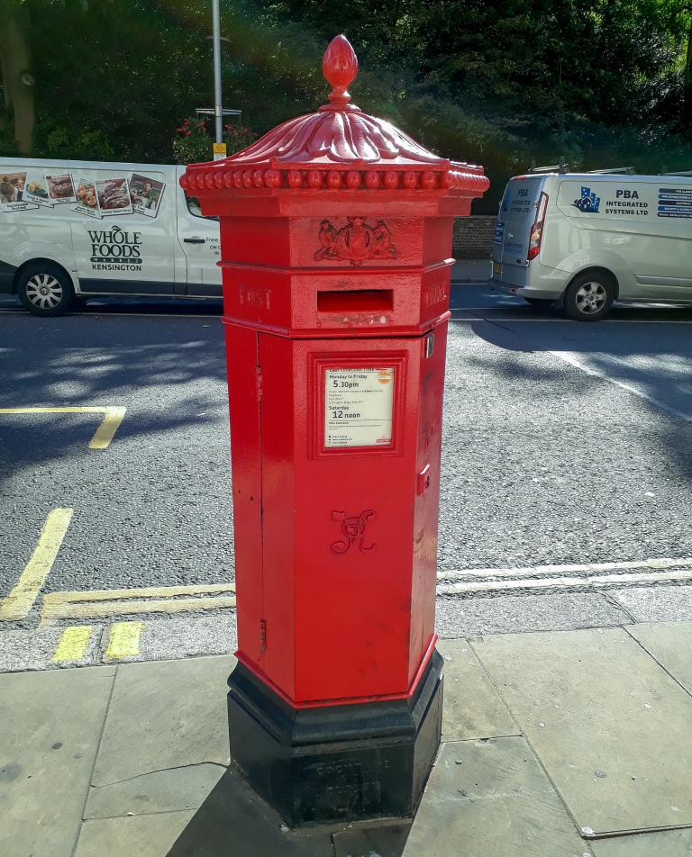 post-box-victoria-vr-ken.jpg