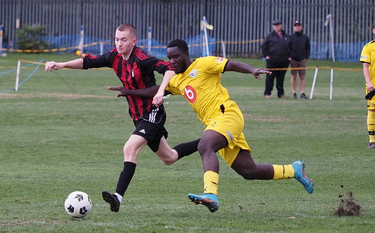 In photos: Peckham Town cruise from victory to defeat in ten calamitous minutes at Ten-Em-Bee, Sat 15th Oct 2022