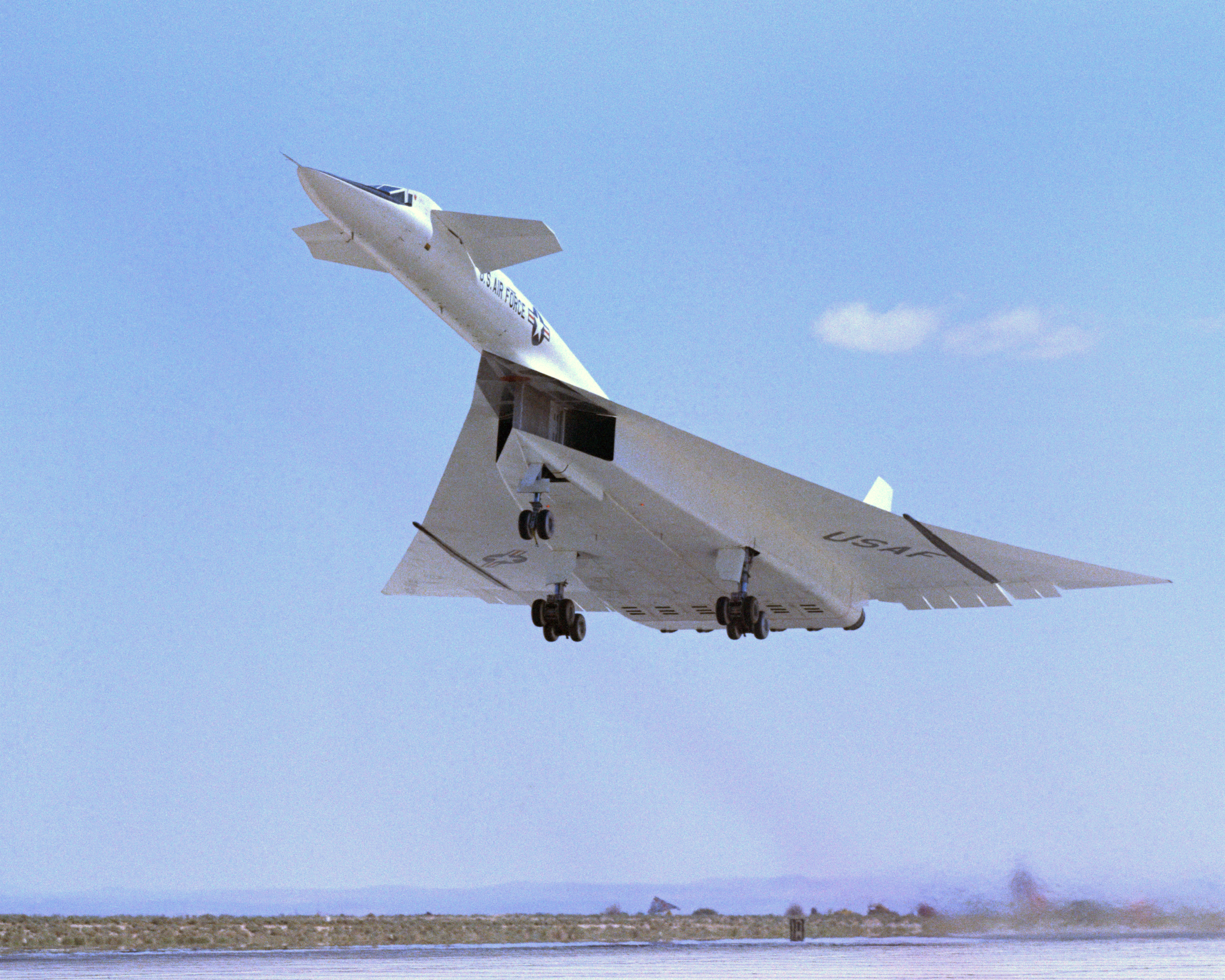 North_American_XB-70_above_runway_ECN-792.jpg