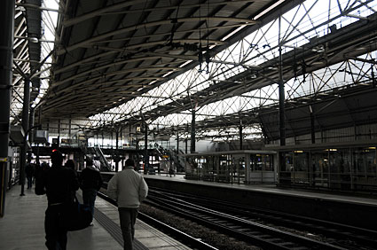 leeds-station-01.jpg