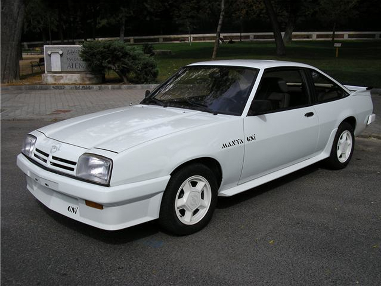 OPEL-VAUX-MANTA-B.jpg