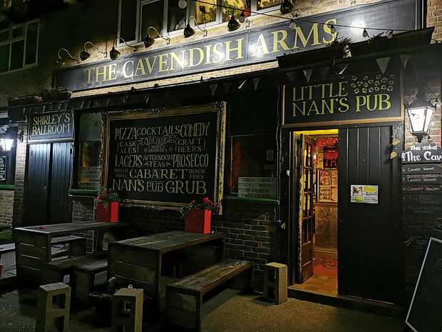In photos: Live music and bar room kitsch at the Cavendish Arms, Stockwell, June 2019