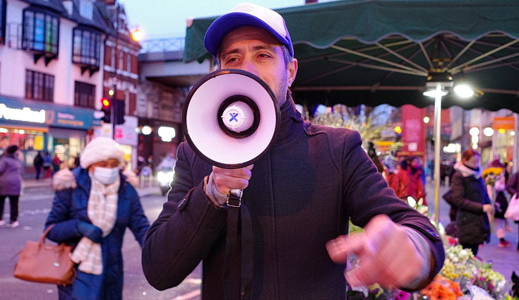 Street Preachers of Brixton: the Look At The Flowers Guy, Dec 2020