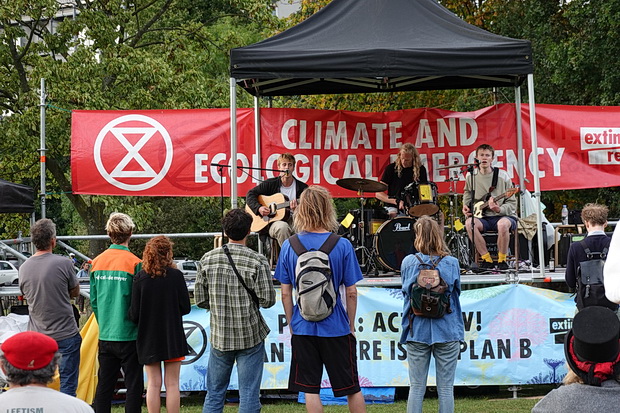 extinction-rebellion-brockwell-pics-07.jpg