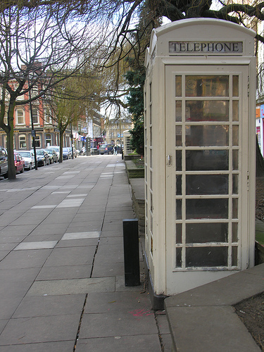 White_payphone.jpg