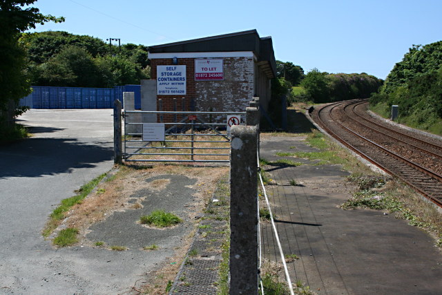 Chacewater_railway_station_in_2008.jpg