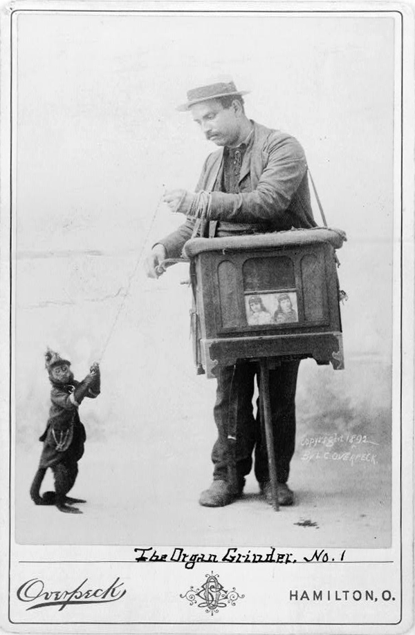 Organ_grinder_with_monkey.jpg