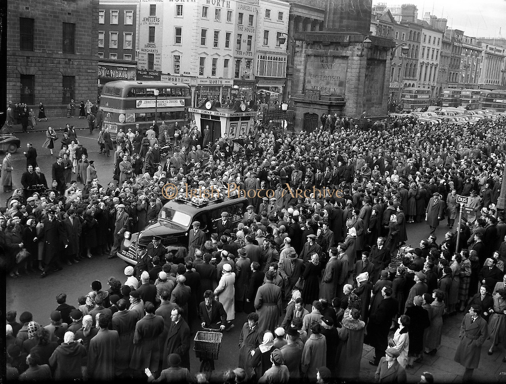 1957-04-01-Funeral-of-Sean-South-A199-A6810.jpg