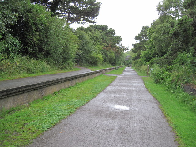 Thurstaston_Railway_Station.jpg