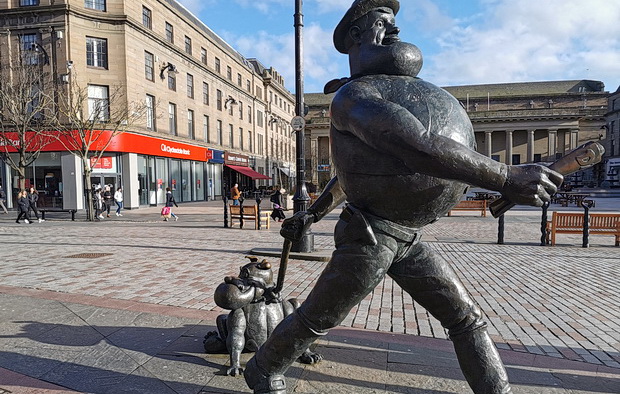 Dundee photos: Desperate Dan, street scenes, architecture and Tunnocks