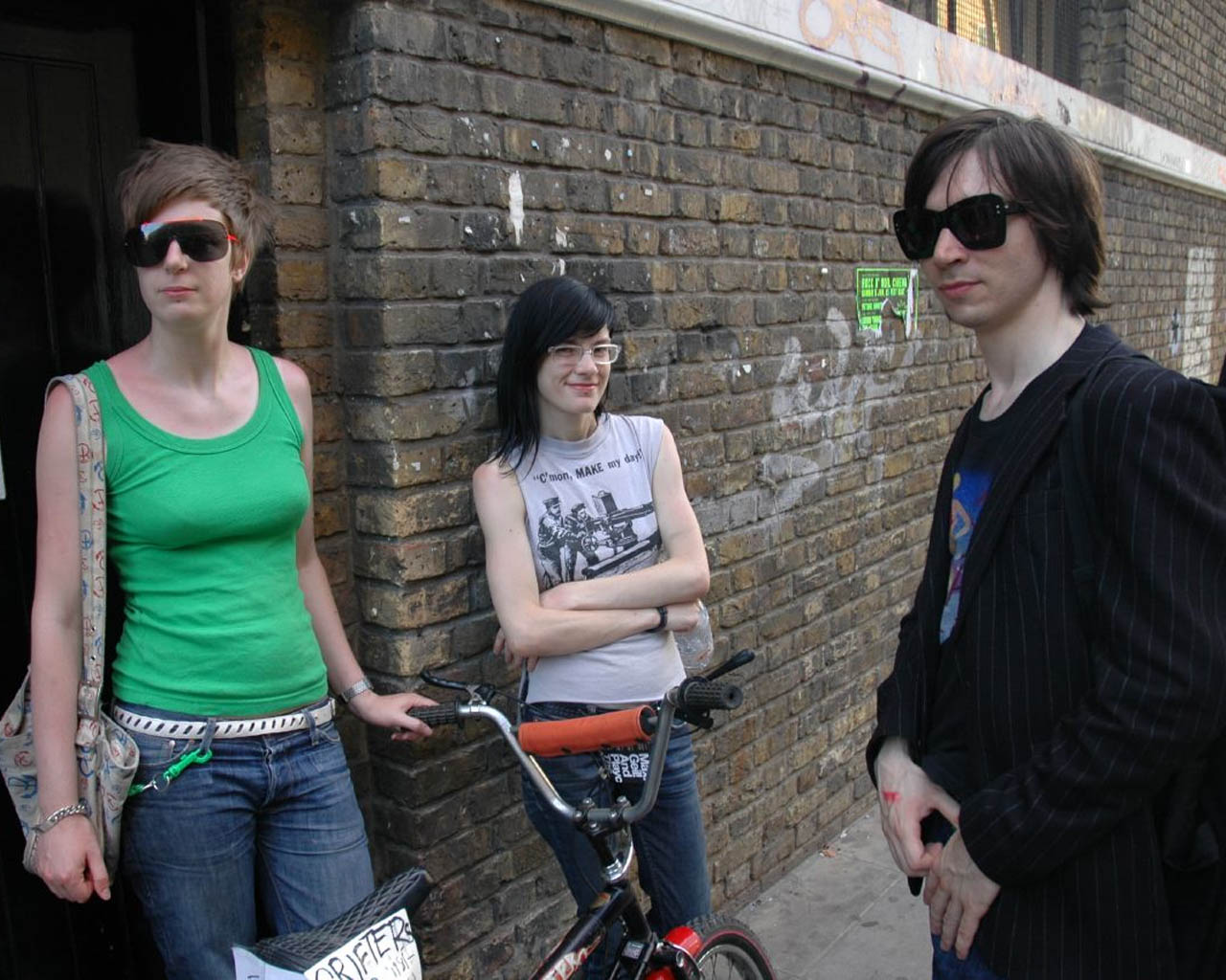 brick-lane-hipsters-728706.jpg