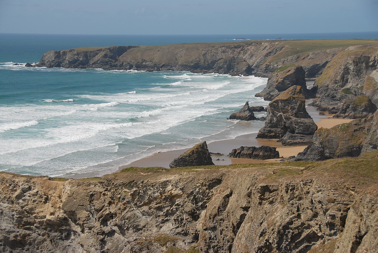 1280px-Bedruthan_Steps_22.jpg