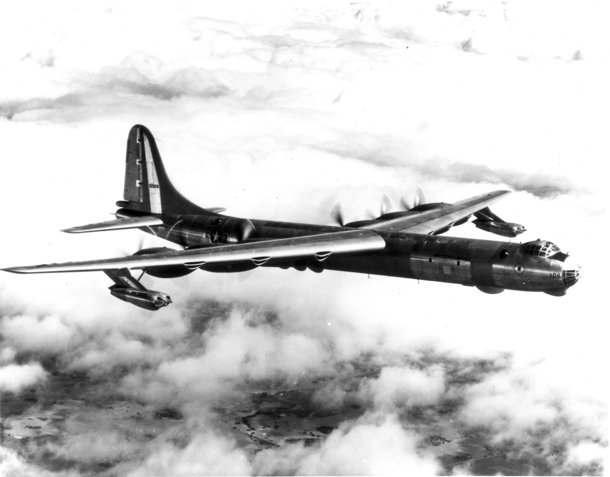Convair_B-36_Peacemaker_in_flight.jpg