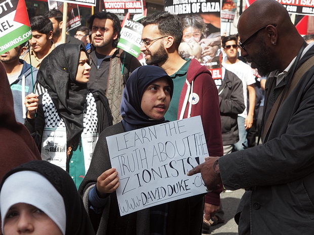 anti-israel-protest-london-04.jpg