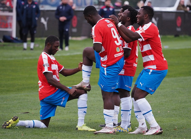 In photos: Penalty shootout thriller as Peckham Town beat FC Elmstead, Sat 19th Nov 2022