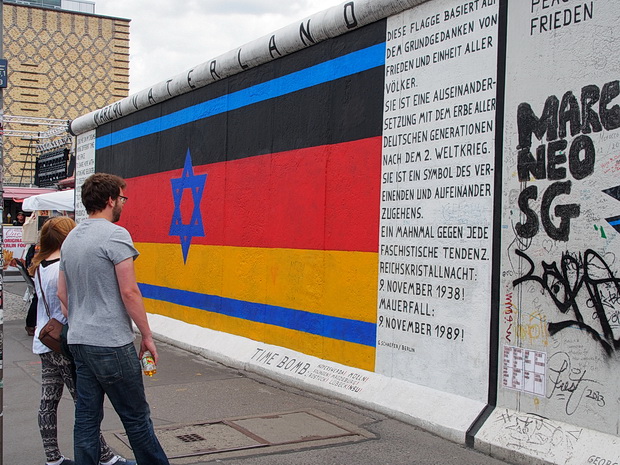 berlin-wall-graffiti-2014-11.jpg