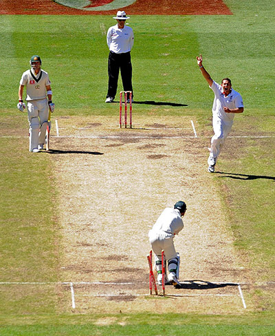 Tim-Bresnan-bowls-Ricky-P-001.jpg