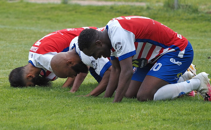 In photos: Peckham Town thump four past Banstead in pre-season friendly