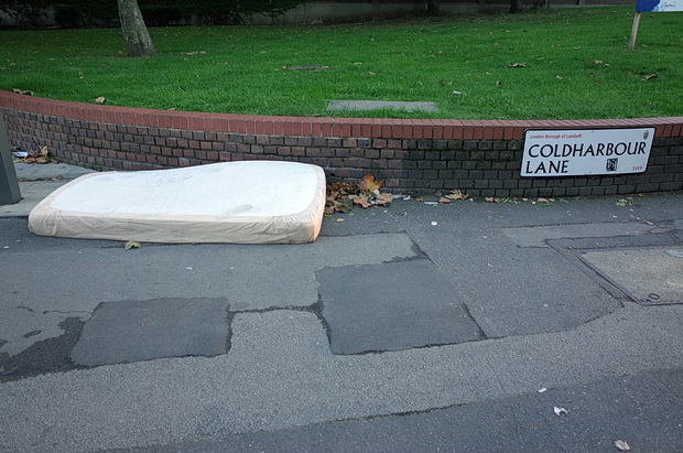 abandoned-beds-of-brixton-02.jpg