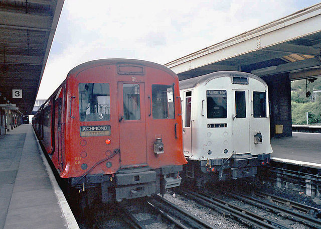 640px-CP_%26_R_at_Upminster.jpg