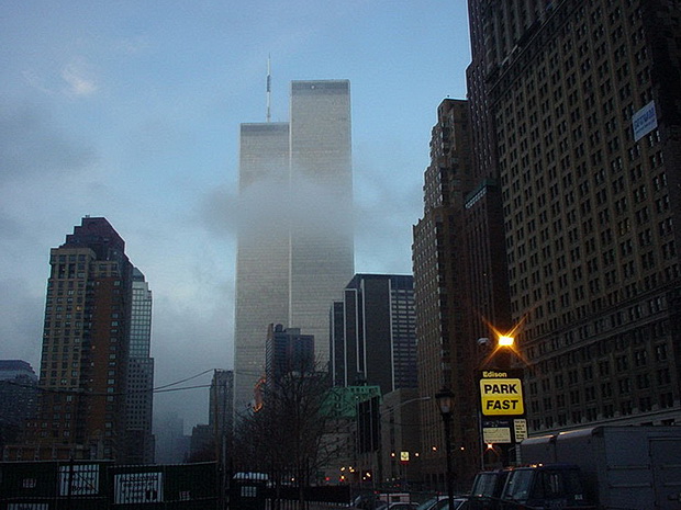 New York 20 Years Ago: Street scenes, Chelsea Hotel, Twin Towers, neon, snow and rain, January 2000