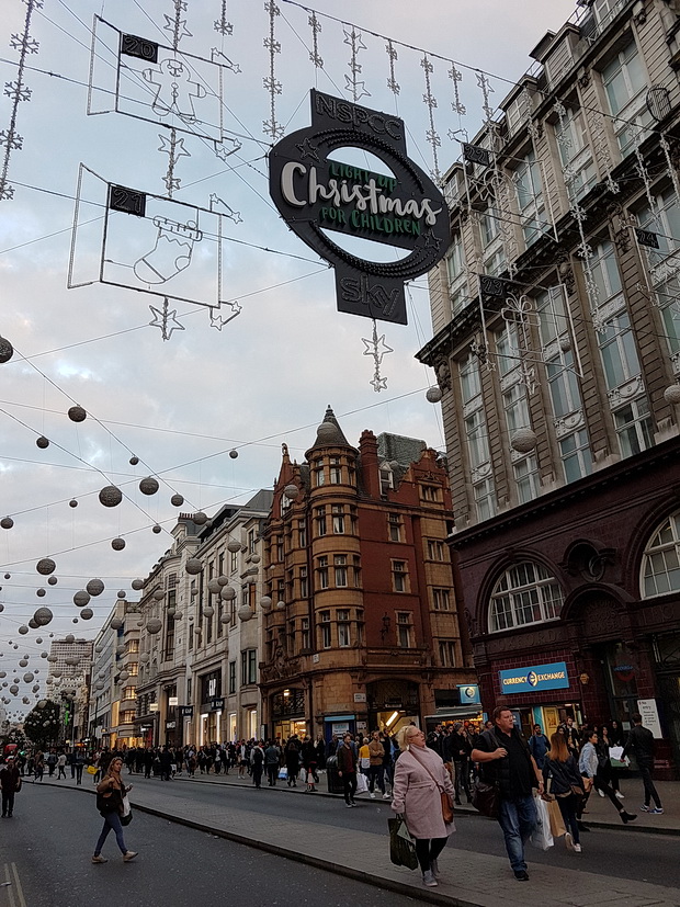 xmas-2017-oxford-circus-02.jpg