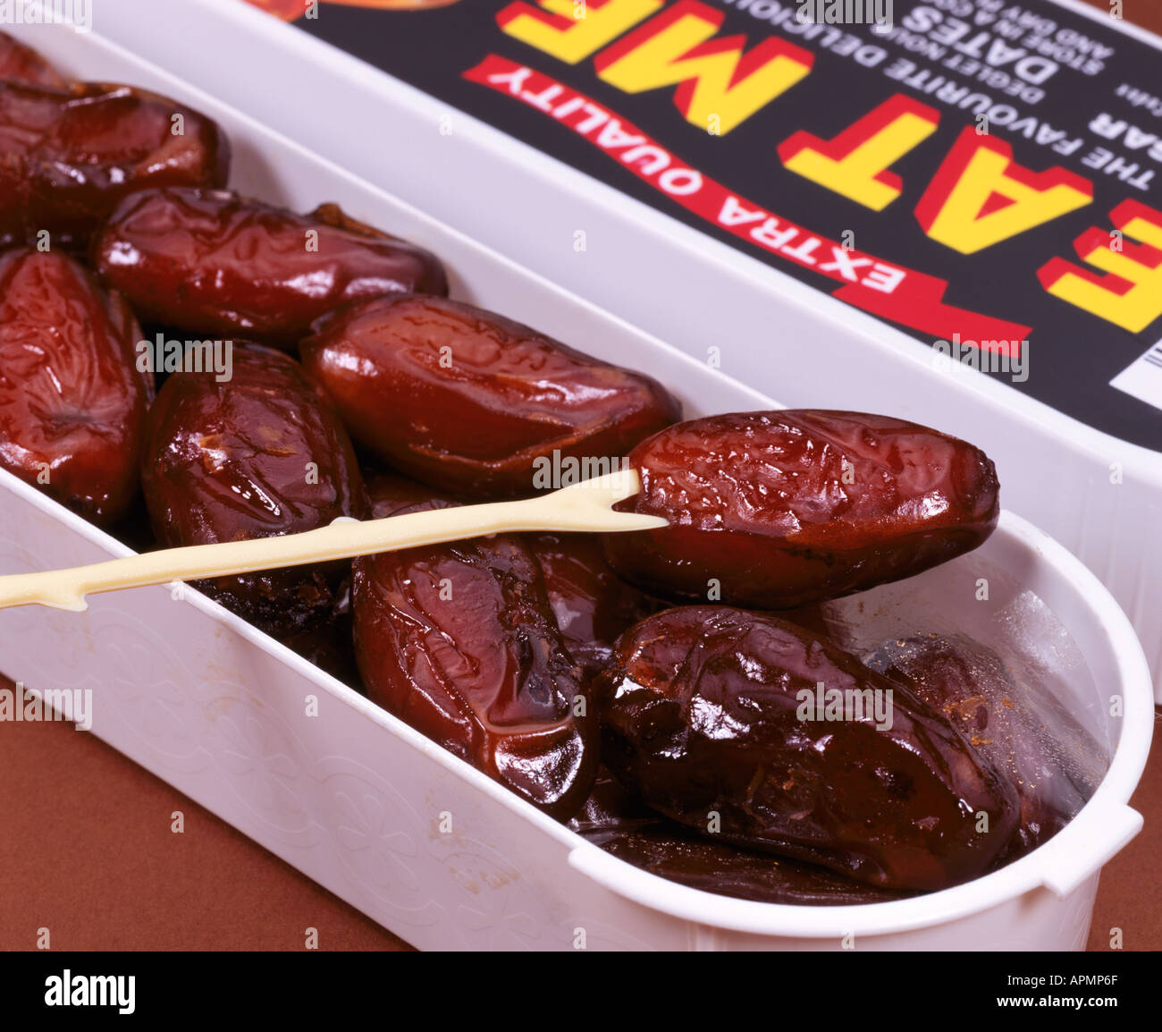 box-of-eat-me-dates-APMP6F.jpg