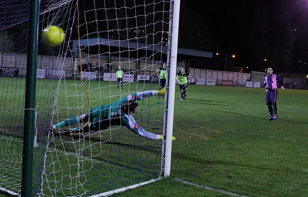 met-police-dulwich-hamlet-11.jpg