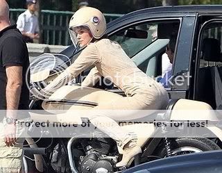 chanel-keira-knightley-ducati-1.jpg