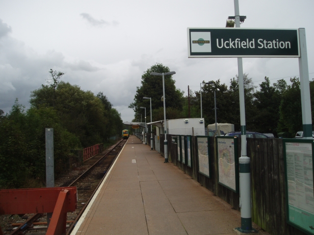 Uckfield_Railway_Station.jpg