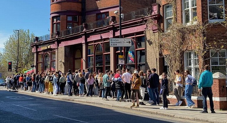 Jam-packed Brixton: pubs, bars and parks fill up as lockdown eases