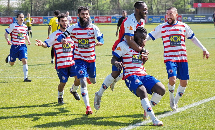 In photos: Ten man Peckham FC beat Croydon 3-0 in feisty cup encounter