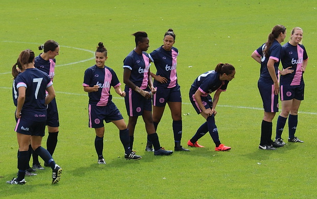 dhfc-women-crawley-01.jpg