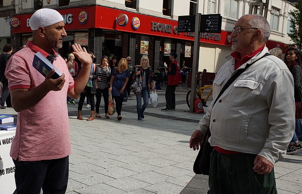 cardiff-street-scenes-august-2015-01.jpg